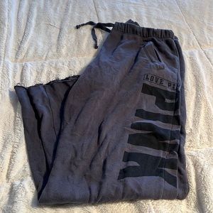 PINK Victoria’s Secret relaxed fit sweat pants - size medium - run large